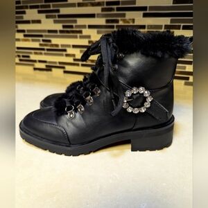 Women's ankle boots size 6